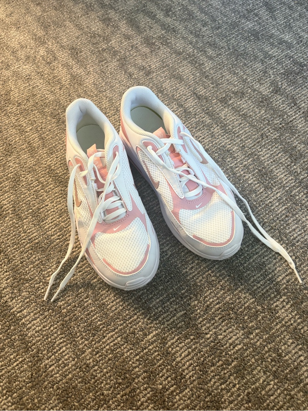 Nike Women's White and Light Pink  Sneakers